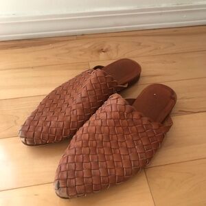 Leather woven mules